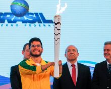 Tocha Paralímpica é acesa em Brasília