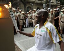 Após passar por todas as regiões do país, Tocha Olímpica chega à cidade do Rio