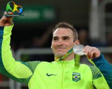 Zanetti conquista a medalha de prata nas argolas