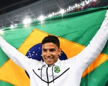 Thiago Braz é ouro no salto com vara e bate recorde olímpico