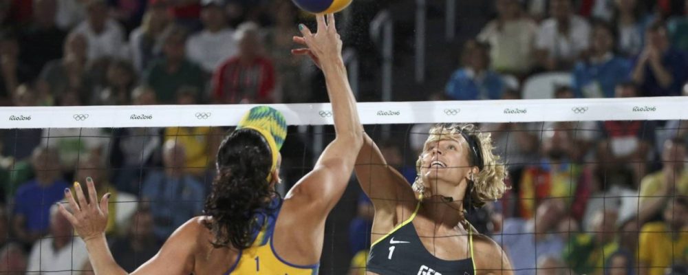 Ágatha e Bárbara perdem final e ficam com a prata no vôlei de praia