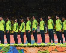 Vôlei masculino conquista medalha de ouro e é tricampeão olímpico